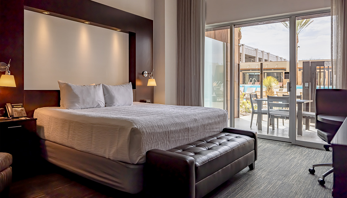 1120X640 Deluxe Poolside 1