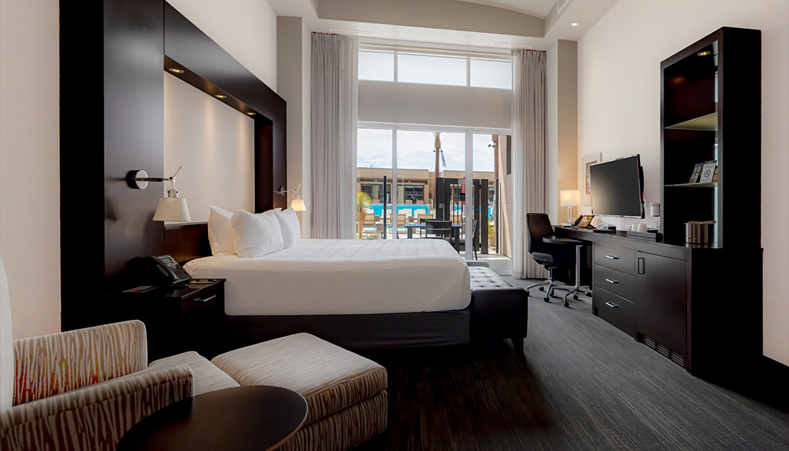 1120X640 Deluxe Poolside 2