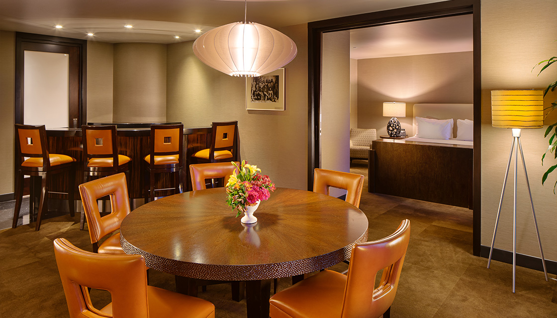 1120X640 Luxury King 3